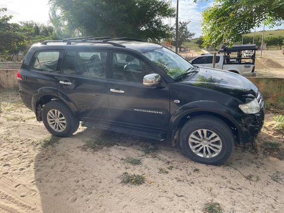MITSUBISHI PAJERO DAKAR 3.2 HPE 4X4 7 LUGARES 16V TURBO INTERCOOLER DIESEL 4P AUTOMÁTICO